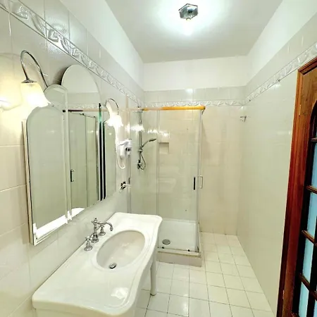 Maison d'hôtes Holiday Guest House Roma 4*