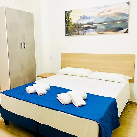 Holiday Guest House Roma Maison d'hôtes 4*